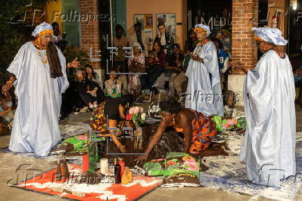 Cameroonian artist Zora Snake performs in Dakar
