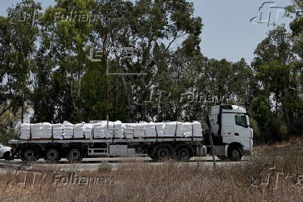 Truck carrying aid to Gaza on its way to Kerem Shalom crossing