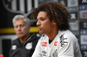 SANTOS, APRESENTACAO  WILLIAN ARAO