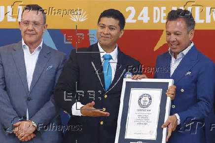El estado mexicano de Jalisco impone Récord Guinness al reunir 3.199 botellas de tequila