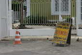 Placa alerta motoristas para a