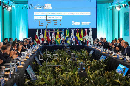 Cumbre de Mercosur en Buenos Aires cierra primera jornada a la espera de cita presidencial