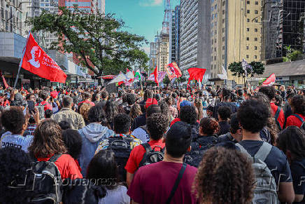 Manifestação Contra Escala 6X1 na Av. Paulista em São Paulo