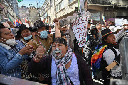 Supporters of Evo Morales's candidacy clash with police, in La Paz