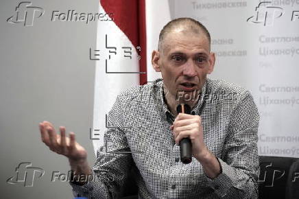 Belarus opposition leader Tikhanovsky reunites with wife in Lithuania after release