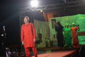 Models with albinism take part in fashion show promoting skin cancer awareness