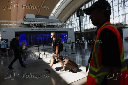 Air Canada and union at odds on Friday despite govt pleas for a deal ahead of Saturday strike