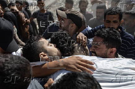 Over 25 killed in Israeli airstrike on restaurant, market in Gaza