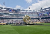 Robbie williams e laura pausini lideram a inesquecível preparação para a copa do mundo de clubes da fifa na partida final entre chelsea e psg.