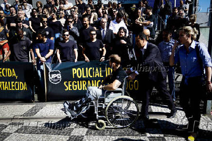 Policiais federais, civis e rodoviários durante ato em SP em defesa de aposentadoria especial
