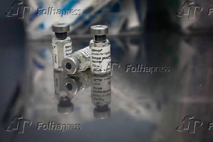 Vacinação contra dengue na UBS Jardim Fortuna, em Itaquaquecetuba