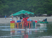 Movimentação de turistas na Praia de Ponta Negra, em Natal (RN)