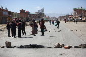 Organizaciones de vecinos bloquean calles y exigen solución a crisis económica de Bolivia