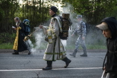 Orthodox Christians take part in annual Velikoretsky Cross procession