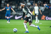 Partida entre corinthians e red bull bragantino pelo campeonato brasileiro