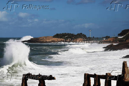 Ressaca do mar no Rio de Janeiro.