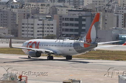 Movimentação de aviões no aeroporto de Congonhas em SP