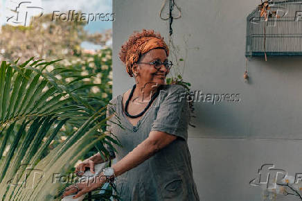 A artista plástica Sônia Gomes