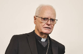 Coletiva de imprensa com o cardeal de são paulo dom odilo scherer referente ao falecimento do papa francisco na catedral da sé em são paulo
