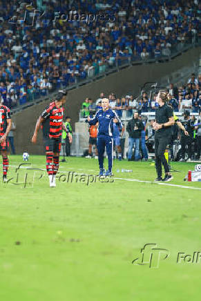 CRUZEIRO X FLAMENGO CAMPEONATO BRASILEIRO A MINEIRÃO
