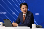 Minor party's presidential candidate attends debate at Korea Broadcasting Journalists Club