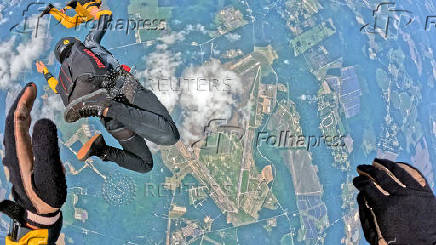 Golden Knights parachute team train in North Carolina before participating in U.S. Army?s 250th anniversary celebrations
