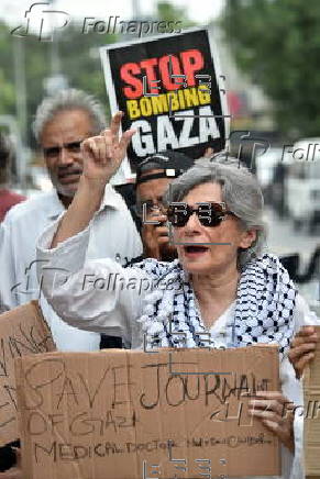 Civil society activists rally in solidarity with the Palestinian people