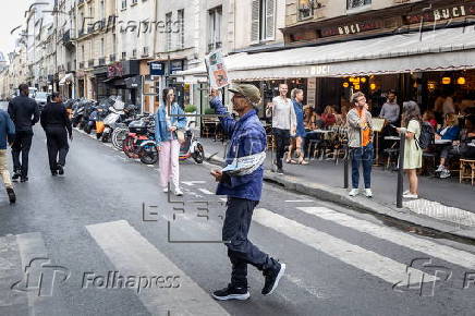 The last Newspaper Hawker in Paris to receive Order of Merit from President Macron