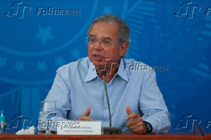 Paulo Guedes durante entrevista no Palácio do Planalto