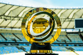 Fluminense leva taça do Mundial de Clubes para o Maracanã