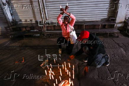 Candlelight vigil for Kenyan mask vendor shot by police during protest