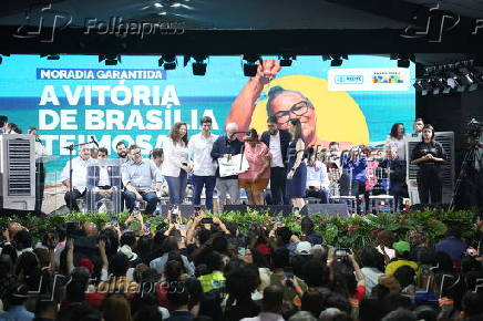 Lula entrega títulos de posse no Recife