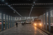 Vista das plataformas da estação de metrô de Esteio