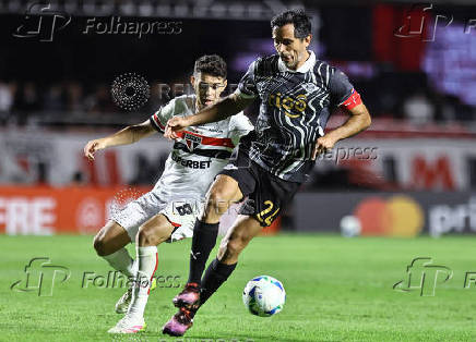 Copa Libertadores - Group Stage - Sao Paulo v Libertad