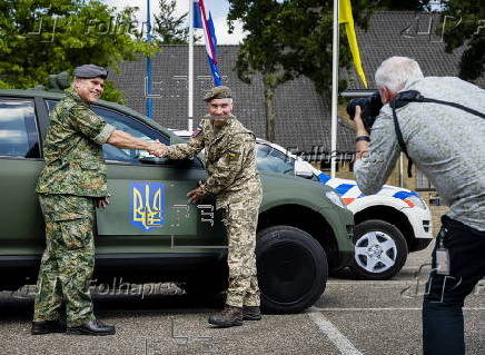 Netherlands donates armored police cars to the Ukraine Defense Ministry