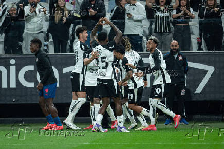 Partida entre corinthians e red bull bragantino pelo campeonato brasileiro