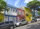 Casas antigas na rua São Vicente, em São Paulo