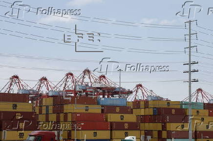 US President Trump's 10 percent tariff cuts about a third of traffic at the Los Angeles Port
