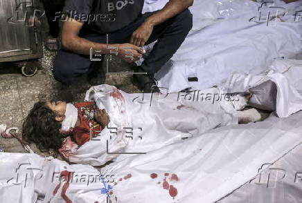 Mourning the dead at Al Shifa hospital