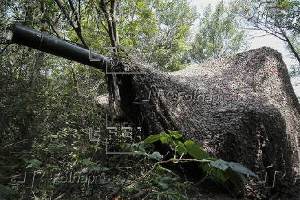 Ukrainian forces conduct tank and equipment maintenance near the Kupyansk frontline