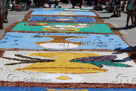 Tapetes de Corpus Christi, na Paróquia de Nossa Senhora do Amparo, em Maricá (RJ)