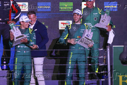 Bandeirada e pódio da categoria lmgt3 durante o fia wec no rolex 6 horas de são paulo