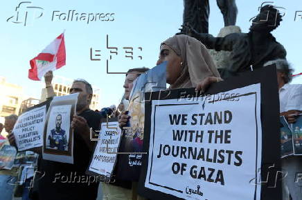Vigil in solidarity with Palestinian journalists held in Beirut