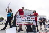 US Supreme Court hears President Trump's challenge to birthright citizenship