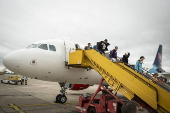 People evacuated from Middle East arrive in Slovakia