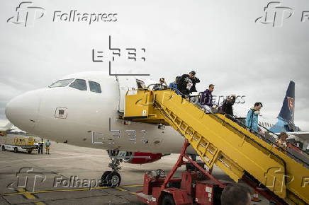 People evacuated from Middle East arrive in Slovakia