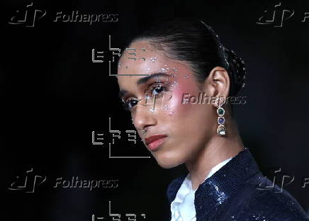 Falguni Shane Peacock - Runway - India Couture Week