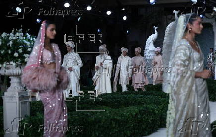 Falguni Shane Peacock - Runway - India Couture Week