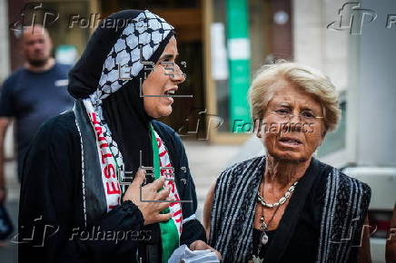 'Women in Black against the war' protest in Naples in solidarity for Palestine