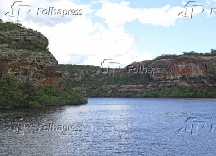 Passeio de catamarã no Cânion do Xingó (SE)